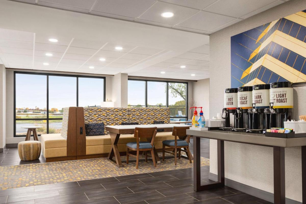 Hampton Inn Kansas City - Airport - image 7