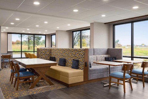Hampton Inn Kansas City - Airport - image 8