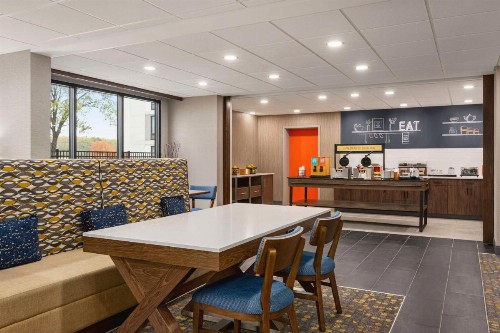 Hampton Inn Kansas City - Airport - image 9