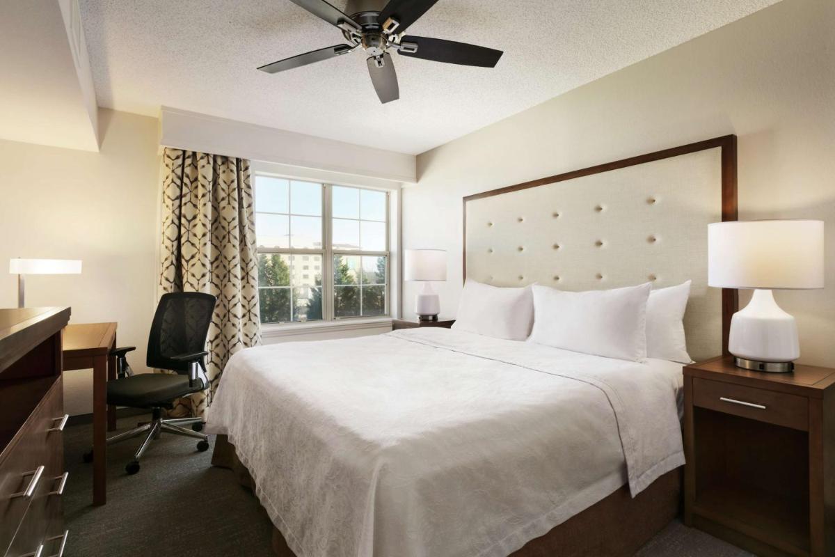 Homewood Suites by Hilton Kansas City Airport - image 2