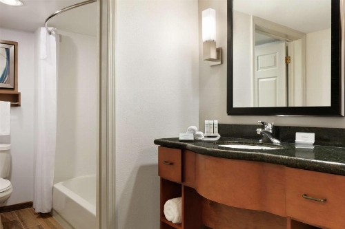 Homewood Suites by Hilton Kansas City Airport - image 5