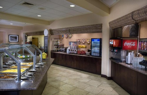 Embassy Suites Kansas City International Airport - image 15