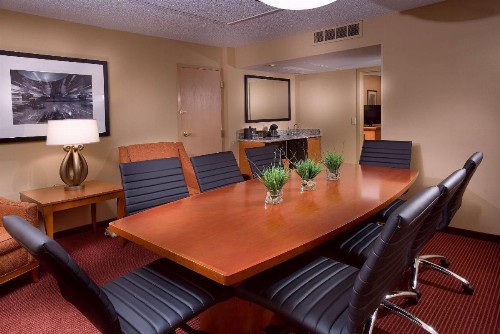 Embassy Suites Kansas City International Airport - image 24