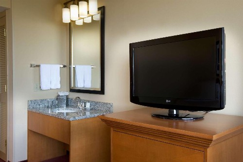 Embassy Suites Kansas City International Airport - image 29