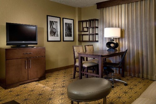 Embassy Suites Kansas City International Airport - image 36