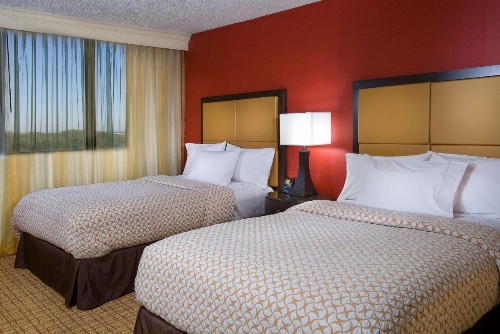 Embassy Suites Kansas City International Airport - image 38