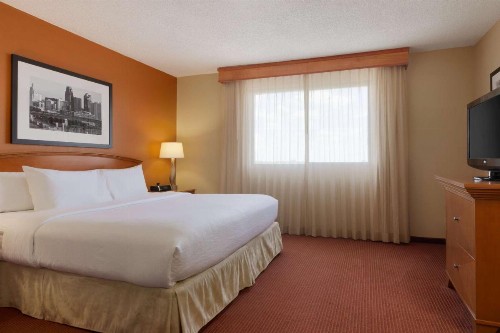 Embassy Suites Kansas City International Airport - image 43