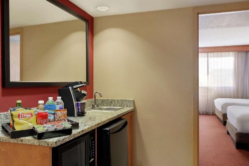 Embassy Suites Kansas City International Airport - image 45