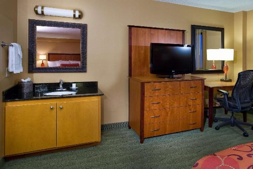 Embassy Suites Kansas City International Airport - image 46