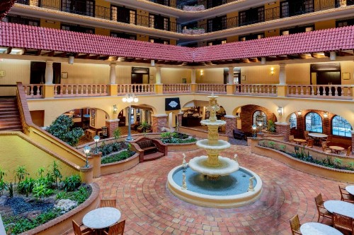 Embassy Suites Kansas City Plaza - image 4