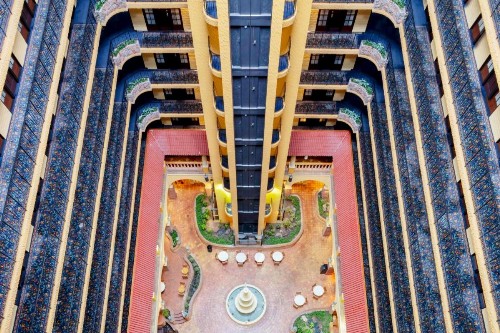 Embassy Suites Kansas City Plaza - image 5