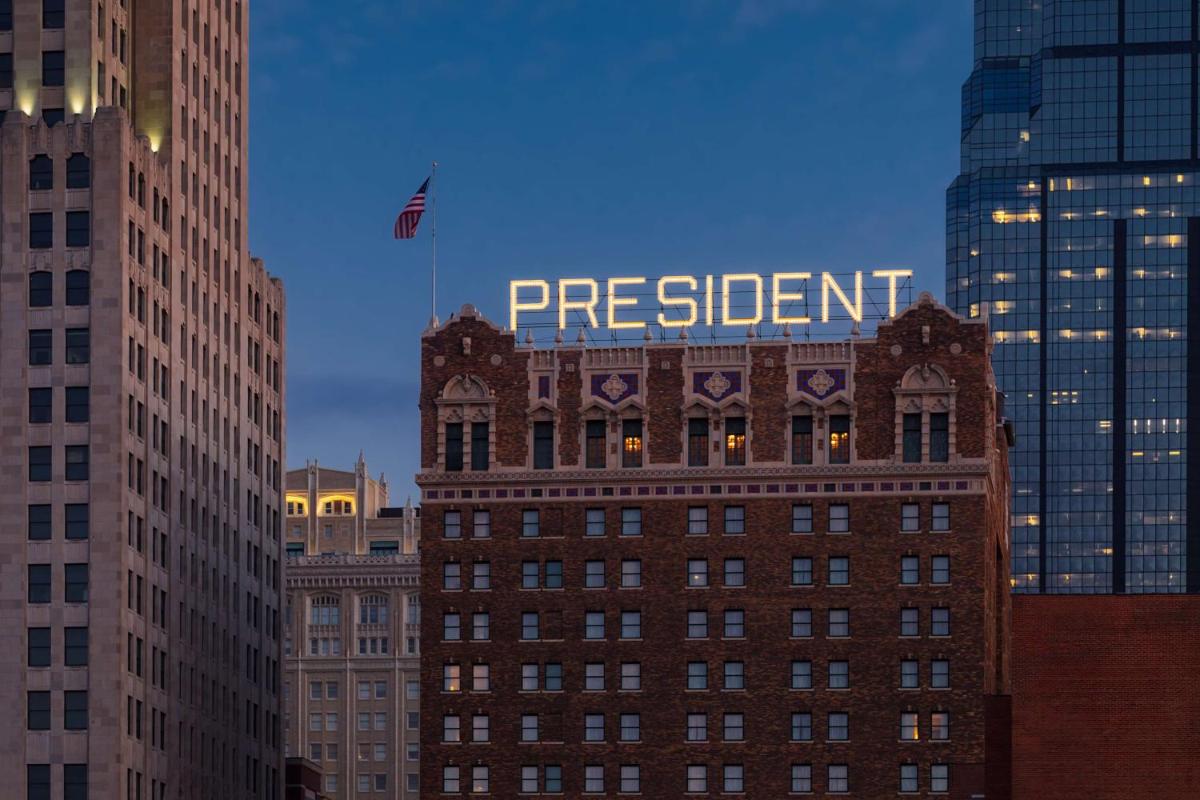Hilton President Kansas City - image 3
