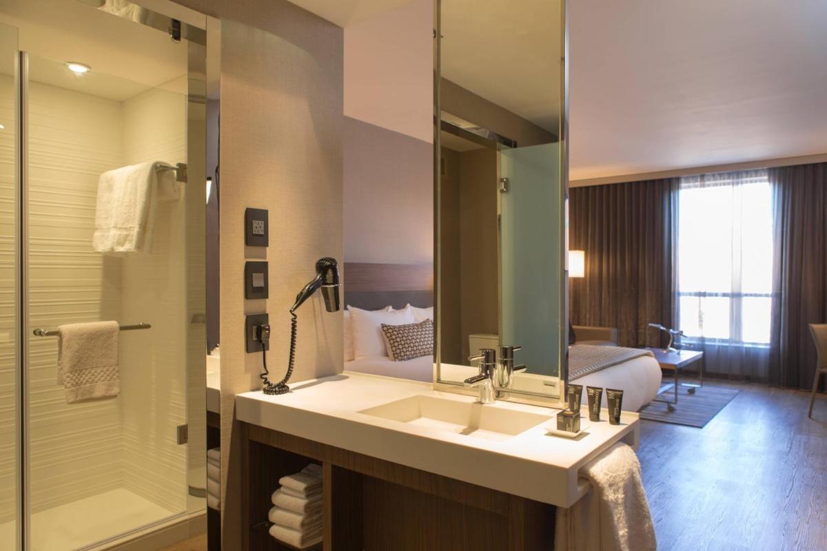 AC Hotel Kansas City Westport - image 3