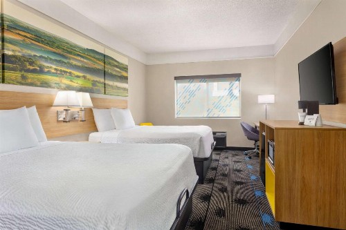 Days Inn by Wyndham Kansas City International Airport - image 12