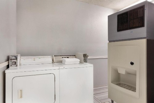 Days Inn by Wyndham Kansas City International Airport - image 32