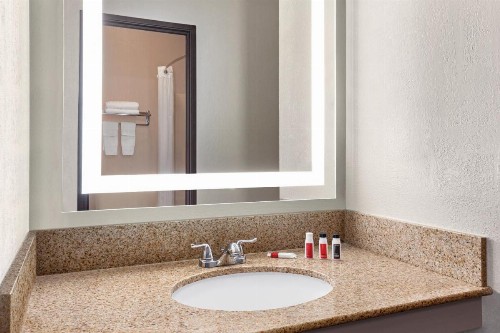 Days Inn by Wyndham Kansas City International Airport - image 33