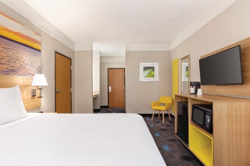 Days Inn by Wyndham Kansas City International Airport - image 34