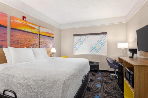 Days Inn by Wyndham Kansas City International Airport - image 40