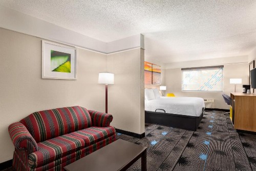 Days Inn by Wyndham Kansas City International Airport - image 41