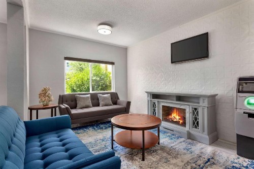Days Inn by Wyndham Kansas City International Airport - image 7