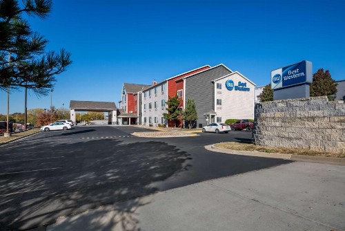 Best Western Worlds of Fun Inn & Suites - image 9