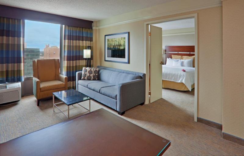 Crowne Plaza Kansas City Downtown an IHG Hotel - image 5