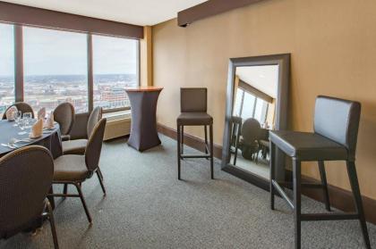 Crowne Plaza Kansas City Downtown an IHG Hotel - image 14