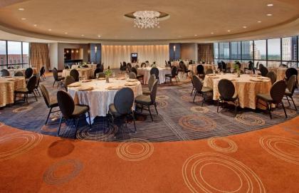 Crowne Plaza Kansas City Downtown an IHG Hotel - image 10