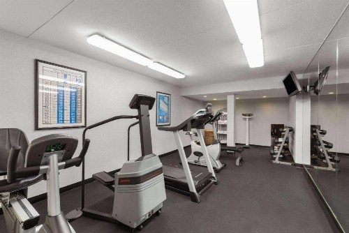 SureStay Plus Hotel by Best Western Kansas City Northeast - image 11