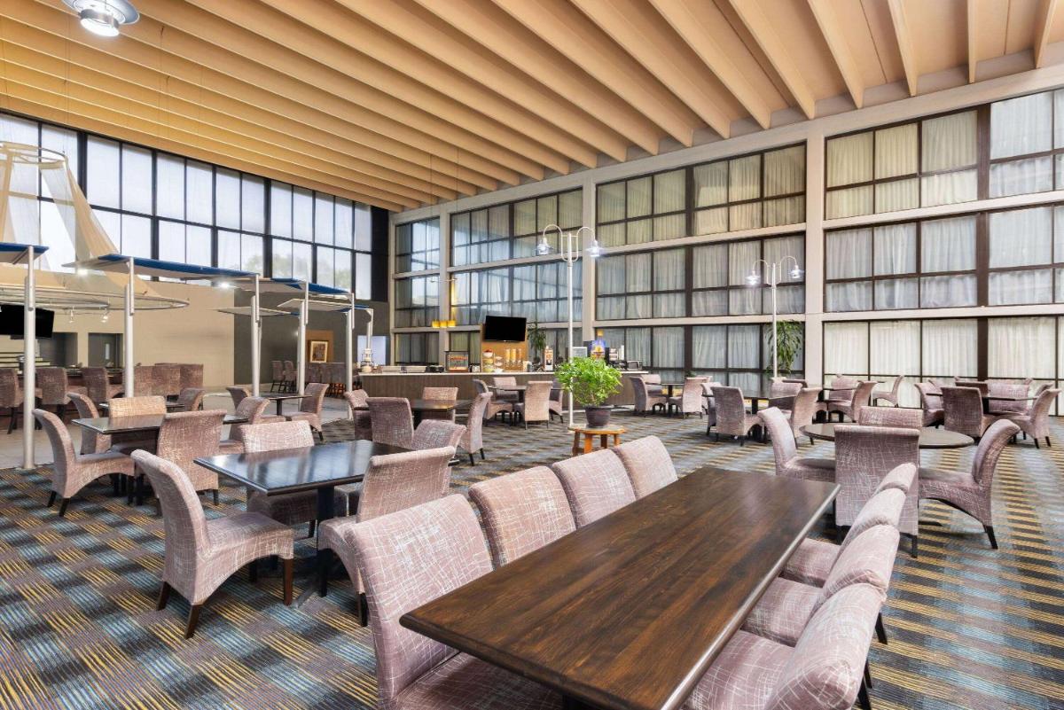 SureStay Plus Hotel by Best Western Kansas City Northeast - image 6