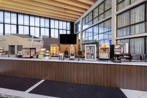 SureStay Plus Hotel by Best Western Kansas City Northeast - image 7