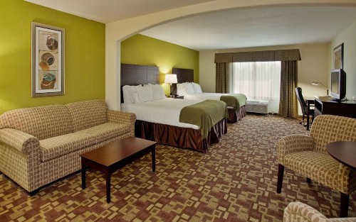 Holiday Inn Express Hotel & Suites Kansas City Sports Complex an IHG Hotel - image 15