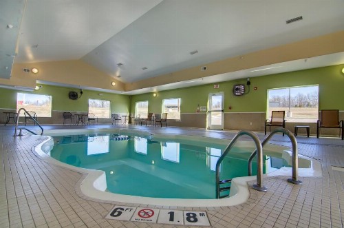 Holiday Inn Express Hotel & Suites Kansas City Sports Complex an IHG Hotel - image 17