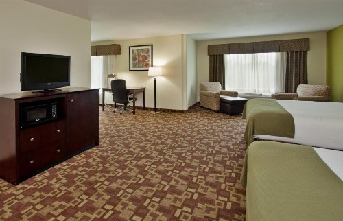 Holiday Inn Express Hotel & Suites Kansas City Sports Complex an IHG Hotel - image 18