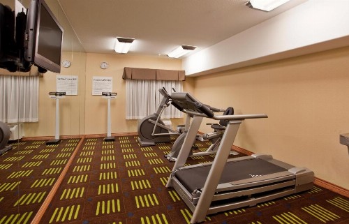Holiday Inn Express Hotel & Suites Kansas City Sports Complex an IHG Hotel - image 23