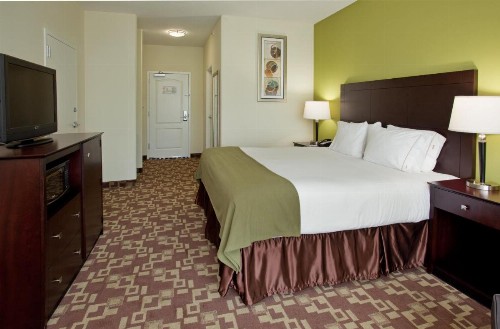 Holiday Inn Express Hotel & Suites Kansas City Sports Complex an IHG Hotel - image 24