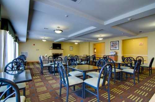 Holiday Inn Express Hotel & Suites Kansas City Sports Complex an IHG Hotel - image 31