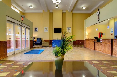 Holiday Inn Express Hotel & Suites Kansas City Sports Complex an IHG Hotel - image 36