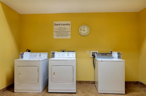 Holiday Inn Express Hotel & Suites Kansas City Sports Complex an IHG Hotel - image 39