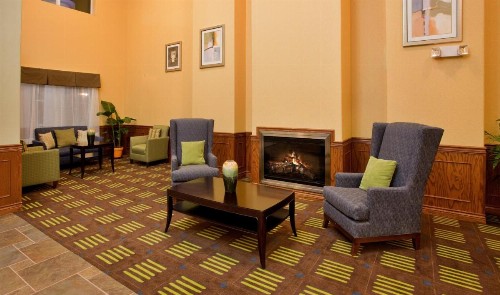 Holiday Inn Express Hotel & Suites Kansas City Sports Complex an IHG Hotel - image 40