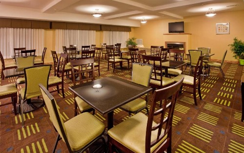 Holiday Inn Express Hotel & Suites Kansas City Sports Complex an IHG Hotel - image 42