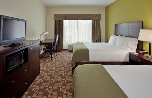 Holiday Inn Express Hotel & Suites Kansas City Sports Complex an IHG Hotel - image 50
