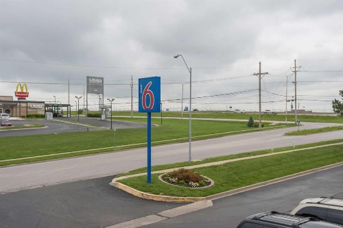 Motel 6-Kansas City MO - Airport - image 11