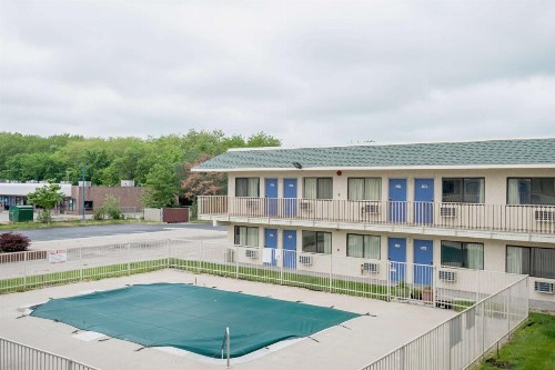 Motel 6-Kansas City MO - Airport - image 12