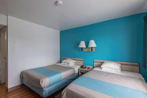 Motel 6-Kansas City MO - Airport - image 18