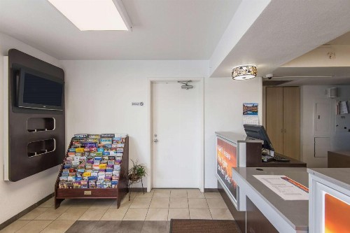 Motel 6-Kansas City MO - Airport - image 32