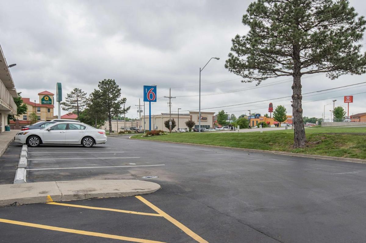 Motel 6-Kansas City MO - Airport - image 6