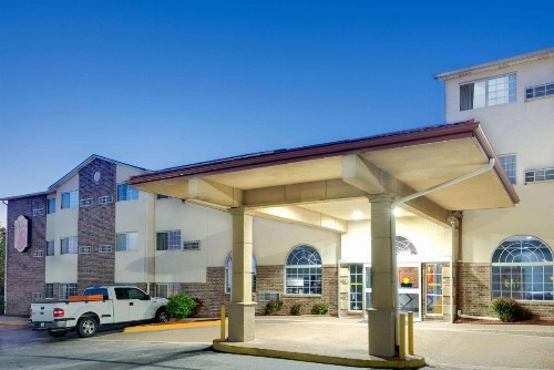 Super 8 By Wyndham Kansas City