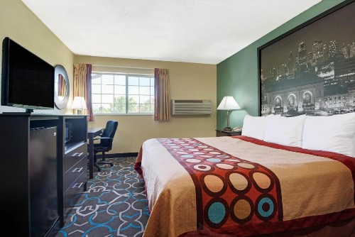 Super 8 by Wyndham Kansas City - image 21
