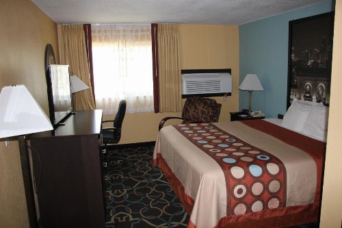 Super 8 by Wyndham Kansas City - image 33